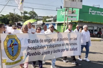 Gremio de salud en Barinas protestó frente al Hospital Luis Razetti para exigir el “cese de la persecución”