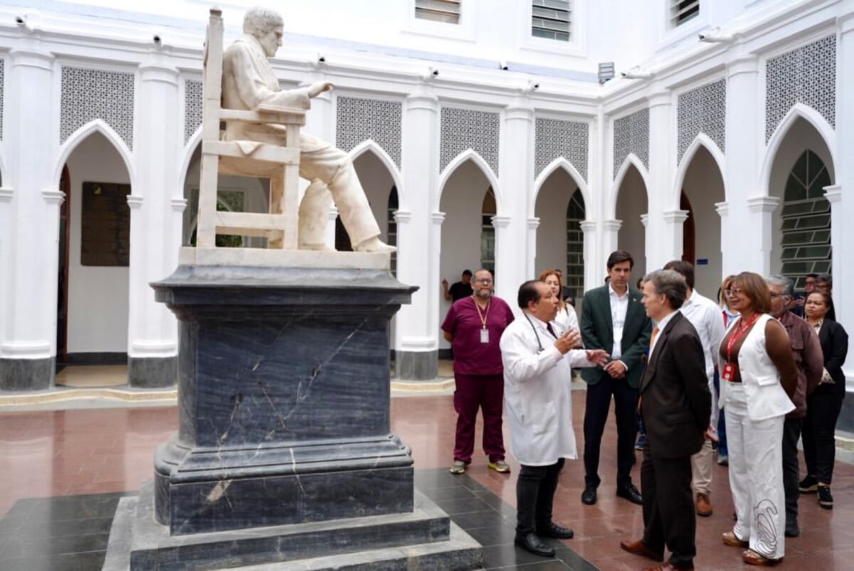 Project CURE de EE UU donó equipos e insumos médicos al Hospital Vargas de Caracas
