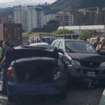 Bomberos de Caracas confirmaron saldo de un muerto y 15 heridos tras colisión múltiple en La Yaguara
