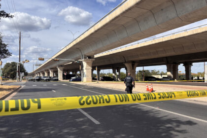 Venezolano baleado en Austin permanece bajo custodia del ICE y sin medicamentos