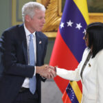 EE UU aseguró que la producción petrolera de Venezuela aumentará 50 % tras nuevos acuerdos
