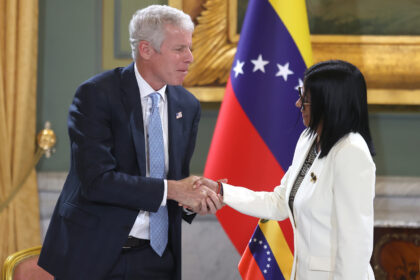 EE UU aseguró que la producción petrolera de Venezuela aumentará 50 % tras nuevos acuerdos