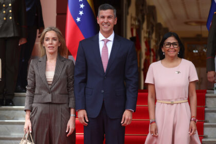 Delcy Rodríguez recibió al presidente de Paragua, Santiago Peña, en el Palacio de Miraflores