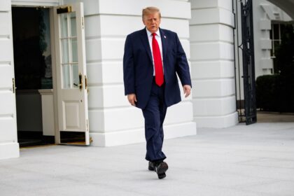 La Casa Blanca excluyó a CNN del viaje de Trump a Tennessee a bordo del Air Force One