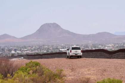 En Arizona inició la construcción del muro fronterizo de Trump pese a la oposición de la tribu Tohono O’odham