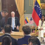 Secretario de Energía de EE UU llegó a Miraflores para reunirse con Delcy Rodríguez