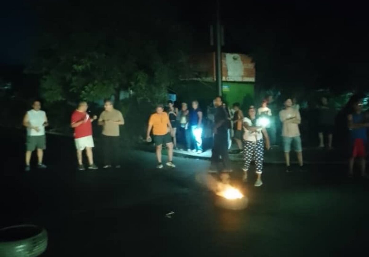 Se registraron protestas nocturnas en varios estados del país en rechazo a los apagones constantes