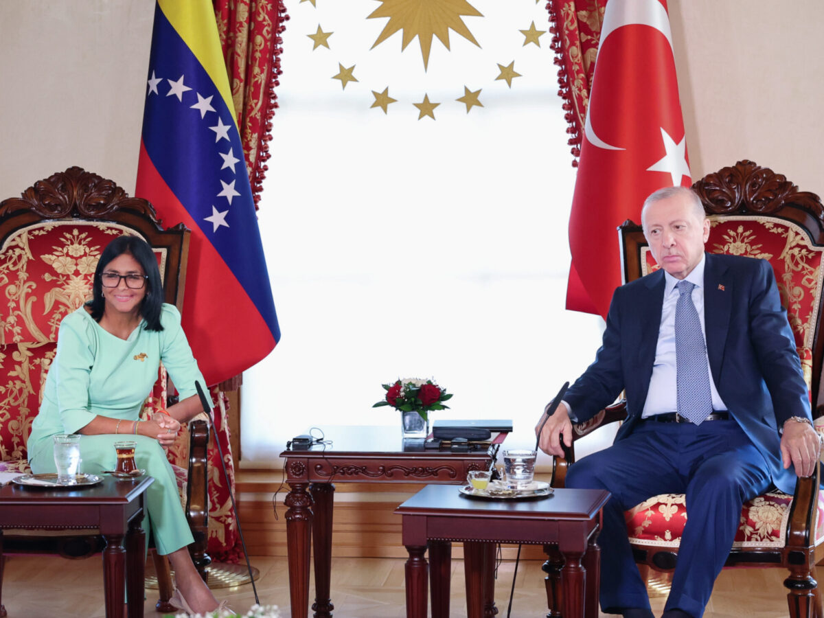 ¿Qué visitas diplomáticas ha realizado Delcy Rodríguez en 2026?