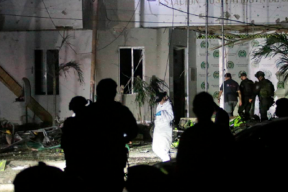 Atentado con carro bomba dejó un muerto y 11 heridos en Colombia