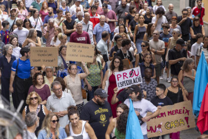 Miles marchan en España por el acceso a la vivienda mientras crece la presión por un adelanto electoral