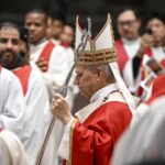Papa León XIV regresó al Vaticano tras recibir el alta médica