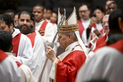 Papa León XIV regresó al Vaticano tras recibir el alta médica