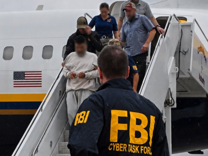 FBI capturó en Venezuela al primer fugitivo cibernético vinculado al Tren de Aragua