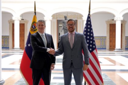 Subsecretario de Comercio de EE UU llegó en Caracas para explorar intercambios comerciales