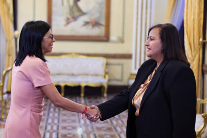 Delcy Rodríguez recibió a Dinorah Figuera en el Palacio de Miraflores