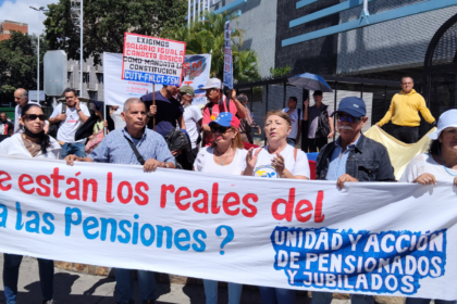 Profesores de la UCV y pensionados protestaron para exigir mejoras salariales y transparencia sobre los recursos de la seguridad social