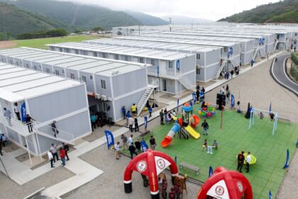 Gobierno encargado fijó como meta desocupar los campamentos de damnificados por los terremotos antes de finalizar el año