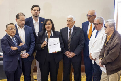 Médicos venezolanos propusieron incluir en el diálogo político un plan para atender la crisis de salud pública