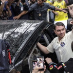 Lo que se sabe de la huída de Flávio Bolsonaro tras perder las elecciones presidenciales de Brasil