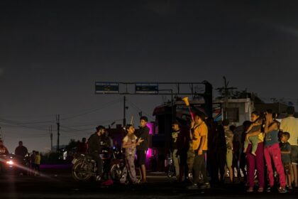 Se registraron nuevas protestas nocturnas en varios estados debido a la intensificación de apagones